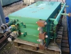 Clean Used Hydraulic Header Tank