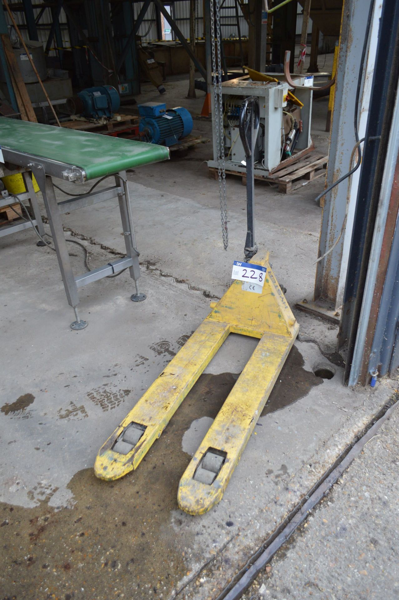 Hyster Hand Hydraulic Pallet Truck. Item located i