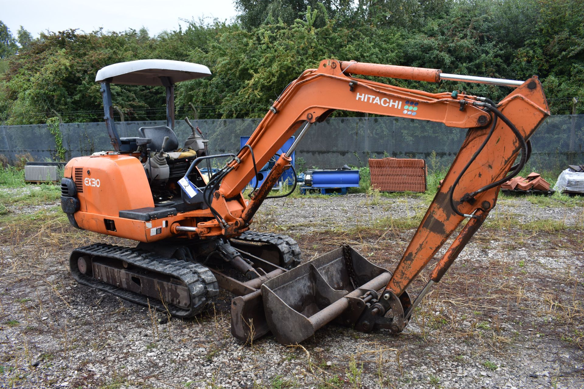 Hitachi EX30-2 Hydraulic Excavator c/w 1200mm Buck