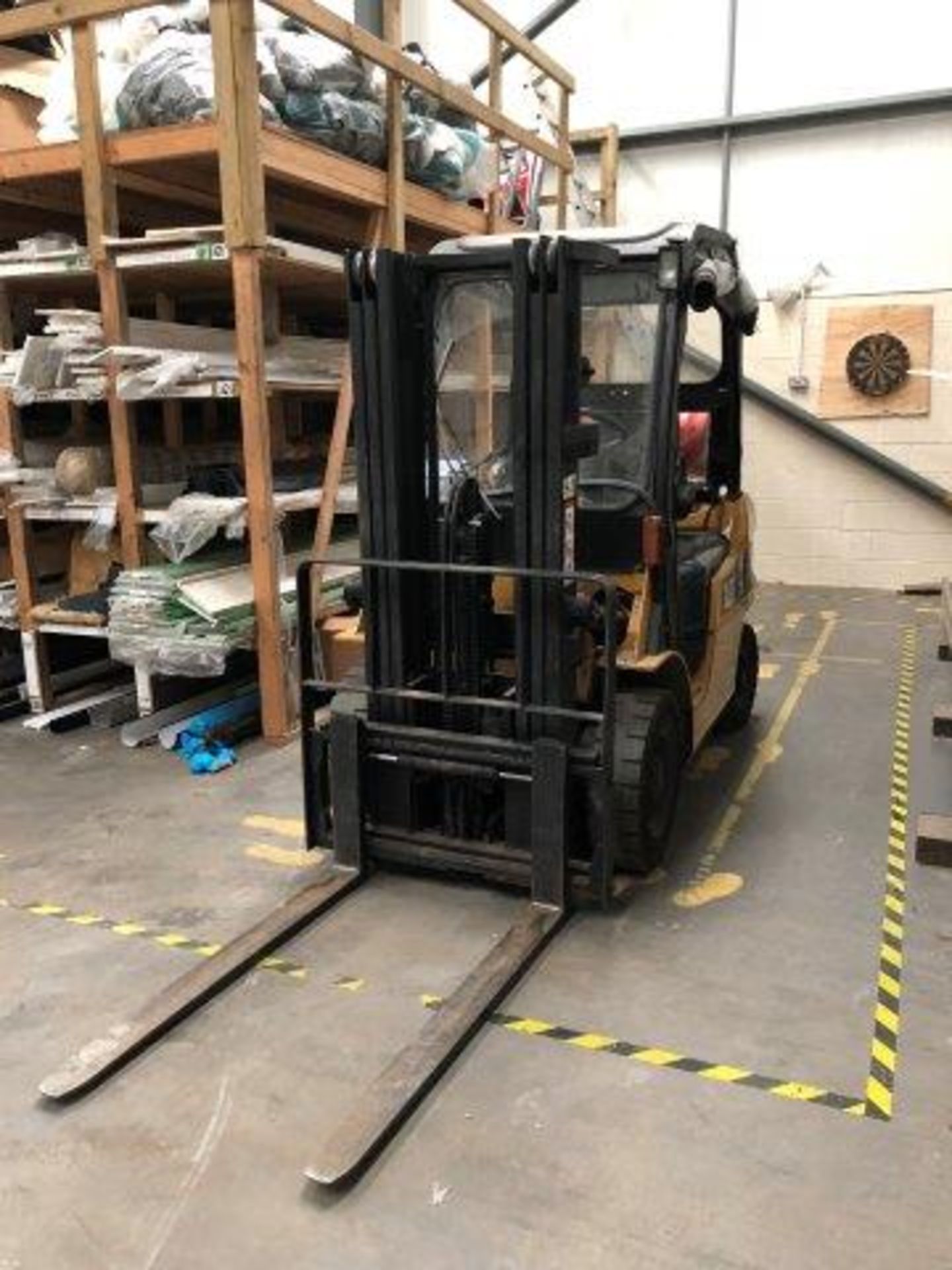 Caterpillar GP25N LPG Forklift Truck, 2500kg Capac - Image 2 of 3