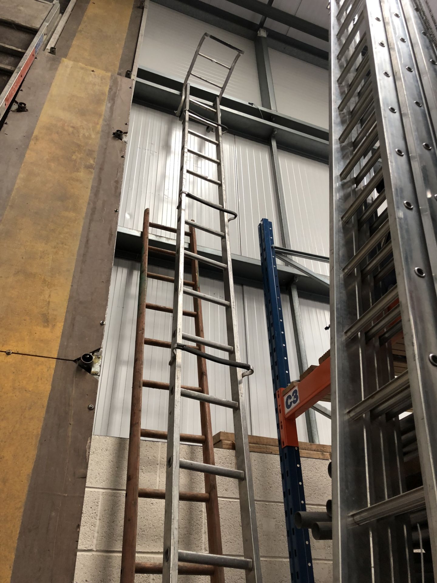 18 Tread Alloy Roof Ladder