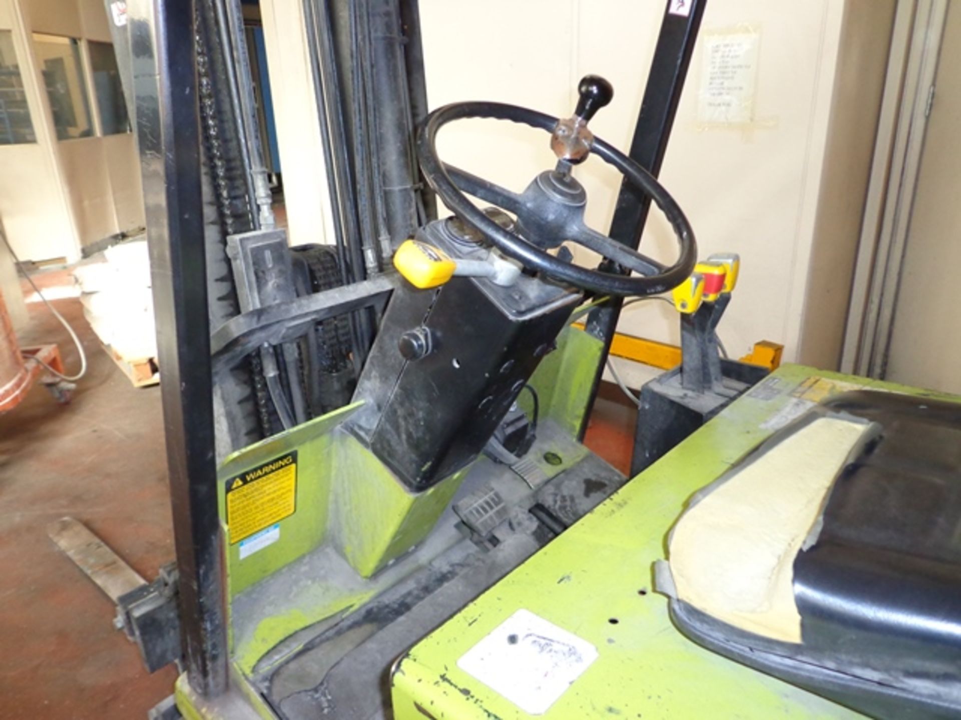 Clark – Cascade S/S Model TM20, 24v Electric Forklift Truck, 2860 hours, 2T max. cap., triple - Image 4 of 6