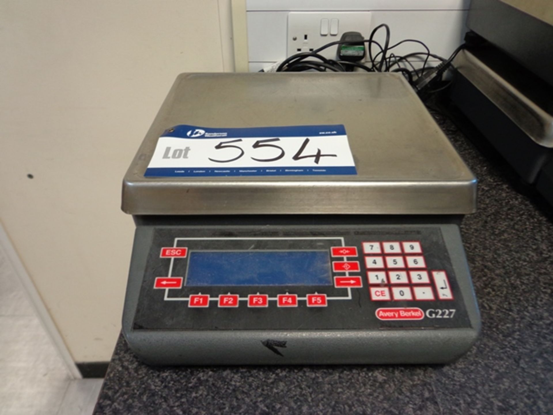 Avery Berkel G224 Digital Scale, max 50kg, serial number: Q5020036B