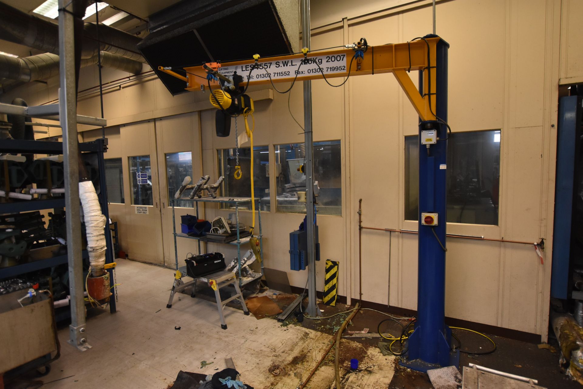 Morris 500kg Pendant Controlled Electric Hoist, mounted on LES 125kg SWL pillar jib (Please Note: