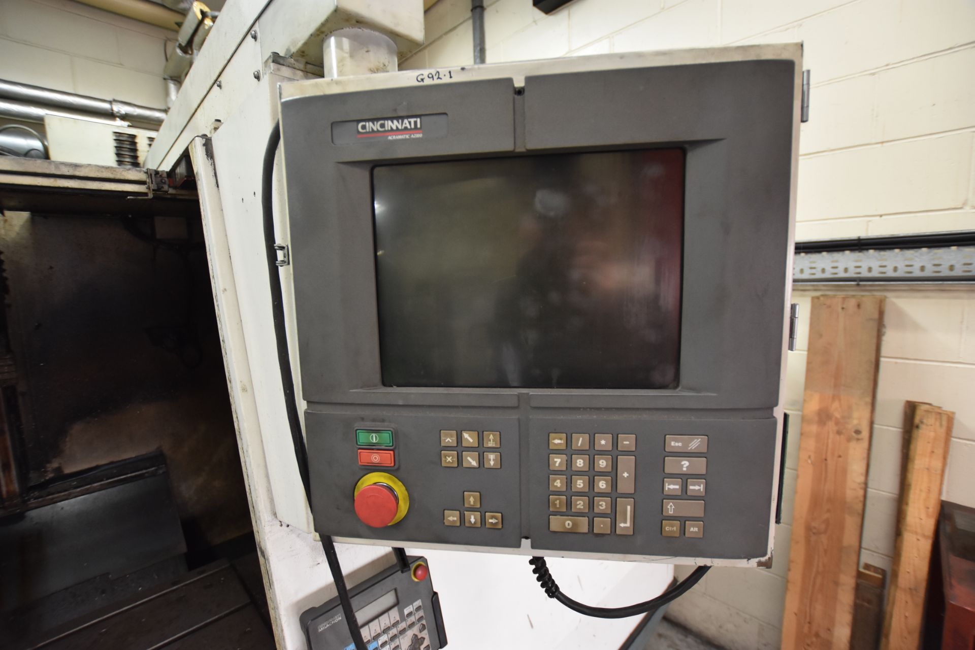 Cincinnati Milacron Sabre 1000 CNC Vertical Machining Centre with 22 Tool Change, Capacity X = 1M, Y - Image 5 of 7