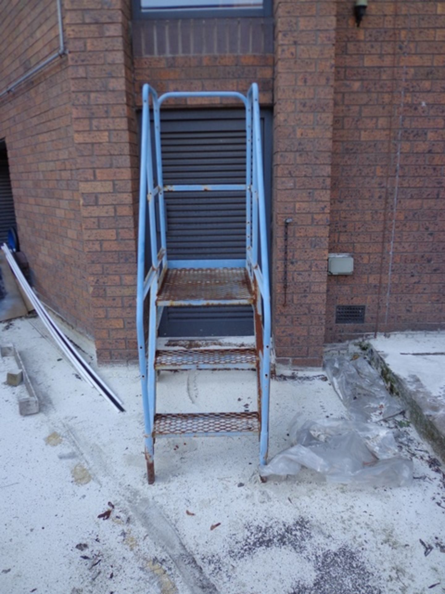 Two Access Steps - Image 2 of 2