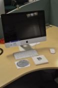 Apple iMac (21.5-inch, mid 2011), with wireless keyboard and wireless mouse, processor 2.5GHz