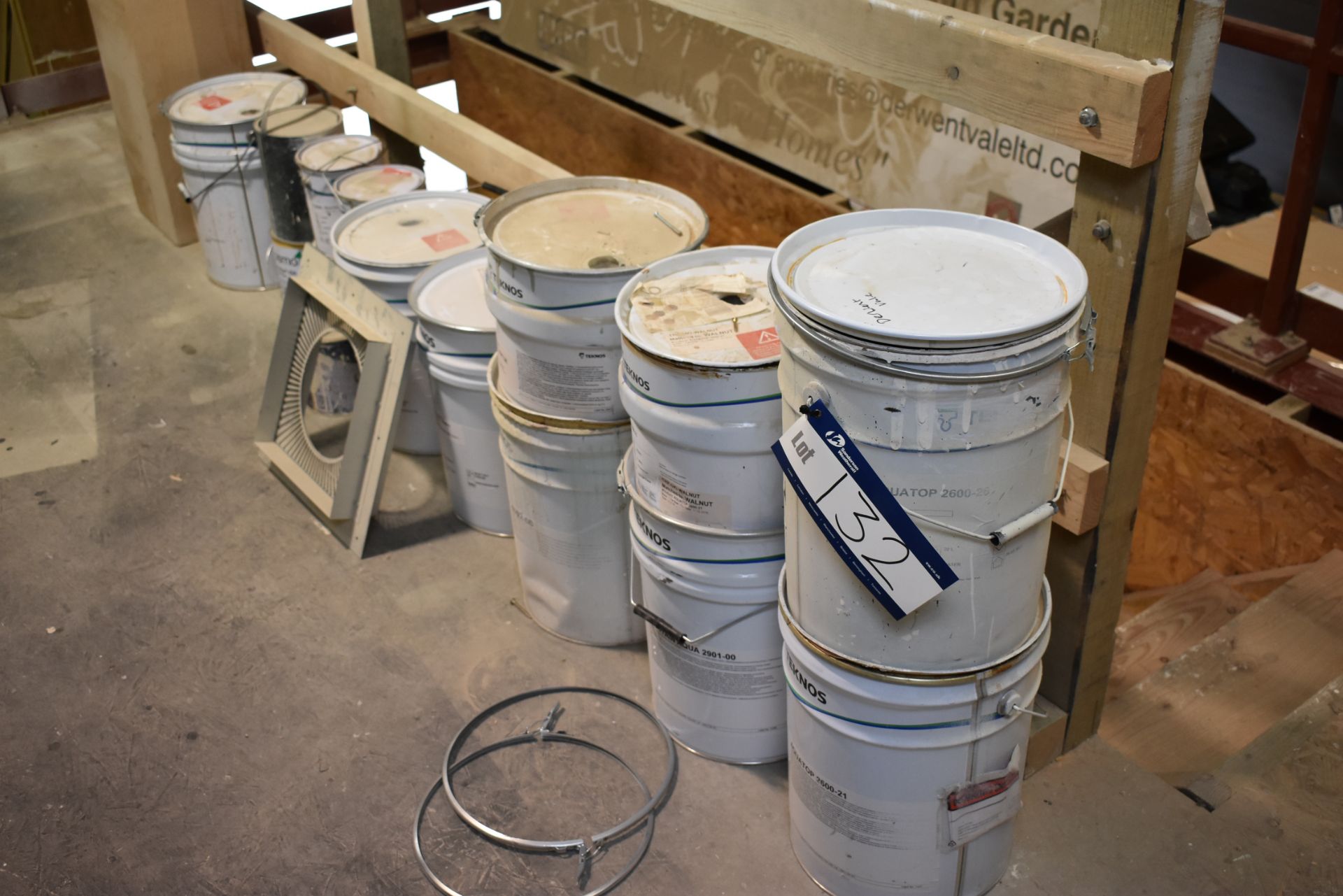 Quantity of Teknos Paint, as set out