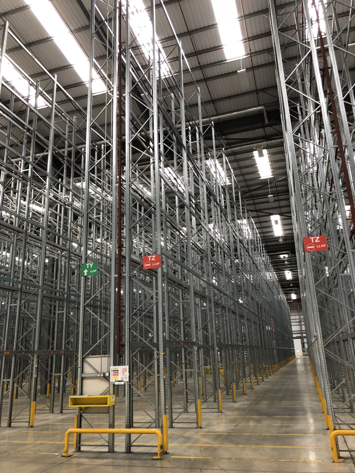 72 Bays of Dexion 13m 6 Tier HIGH BAY GALVANISED BOLTLESS STEEL PALLET RACKING (2016) comprising: 74