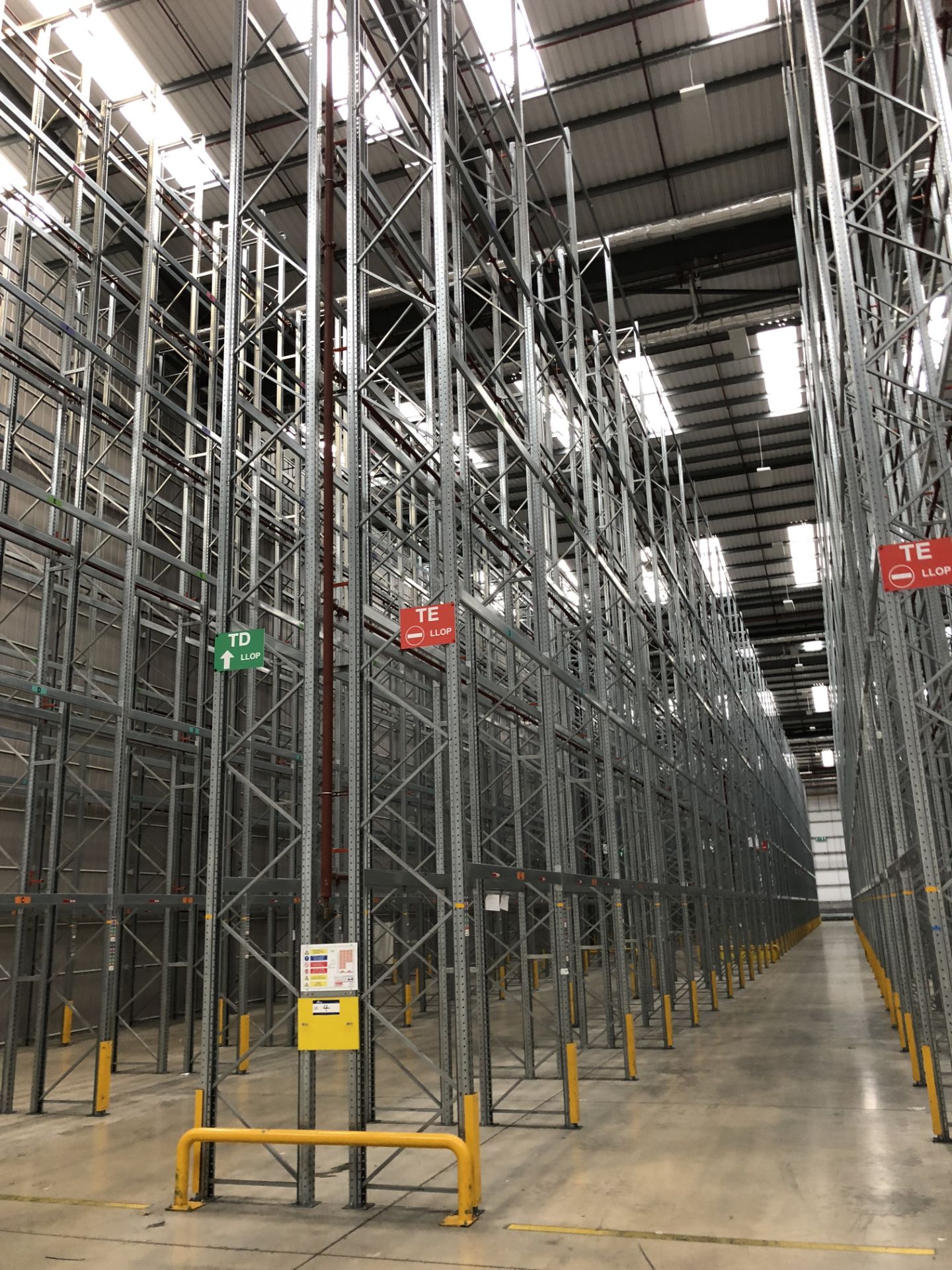 72 Bays of Dexion 13m 6 Tier HIGH BAY GALVANISED BOLTLESS STEEL PALLET RACKING (2016) comprising: 74