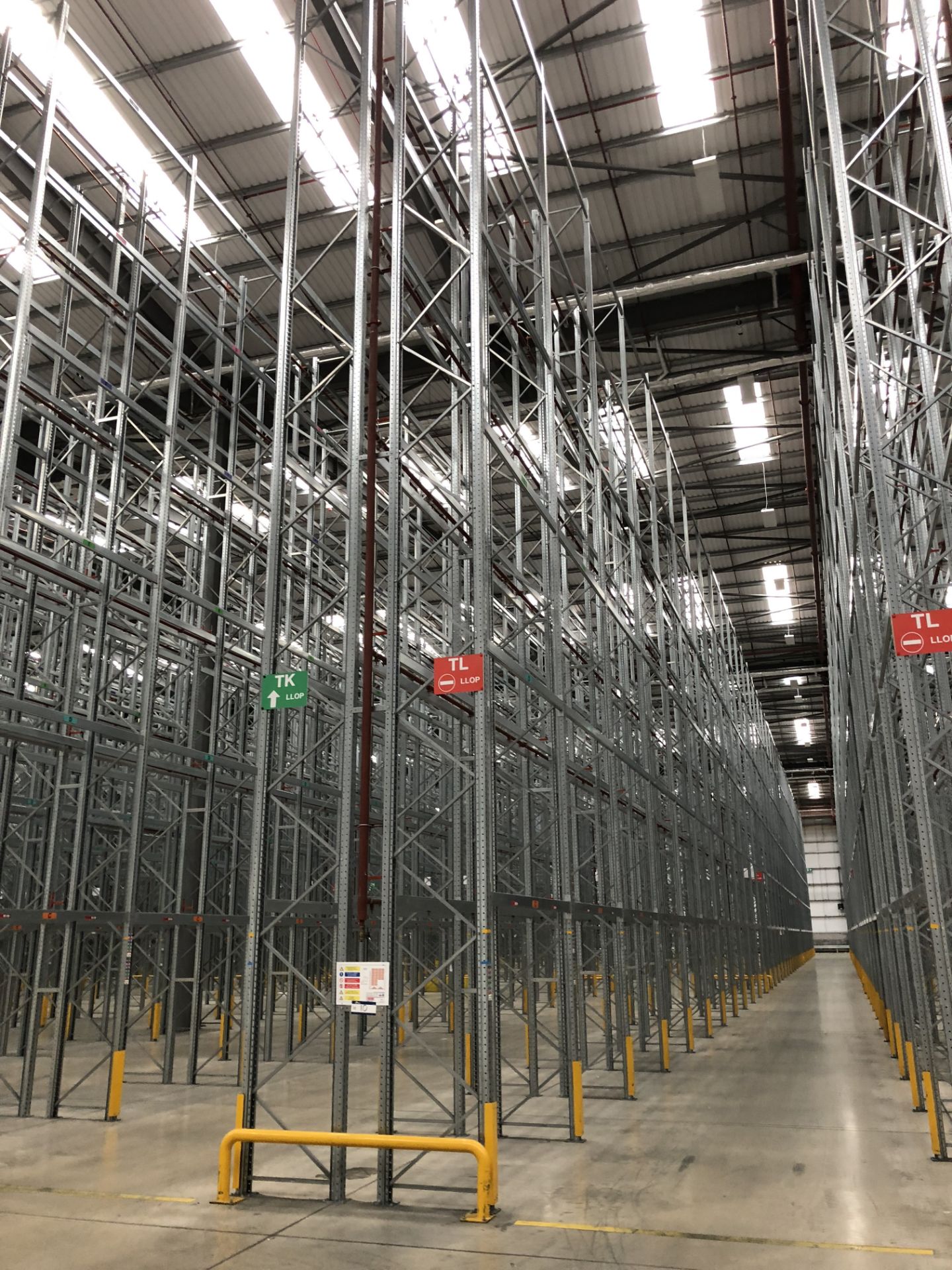 72 Bays of Dexion 13m 6 Tier HIGH BAY GALVANISED BOLTLESS STEEL PALLET RACKING (2016) comprising: 74