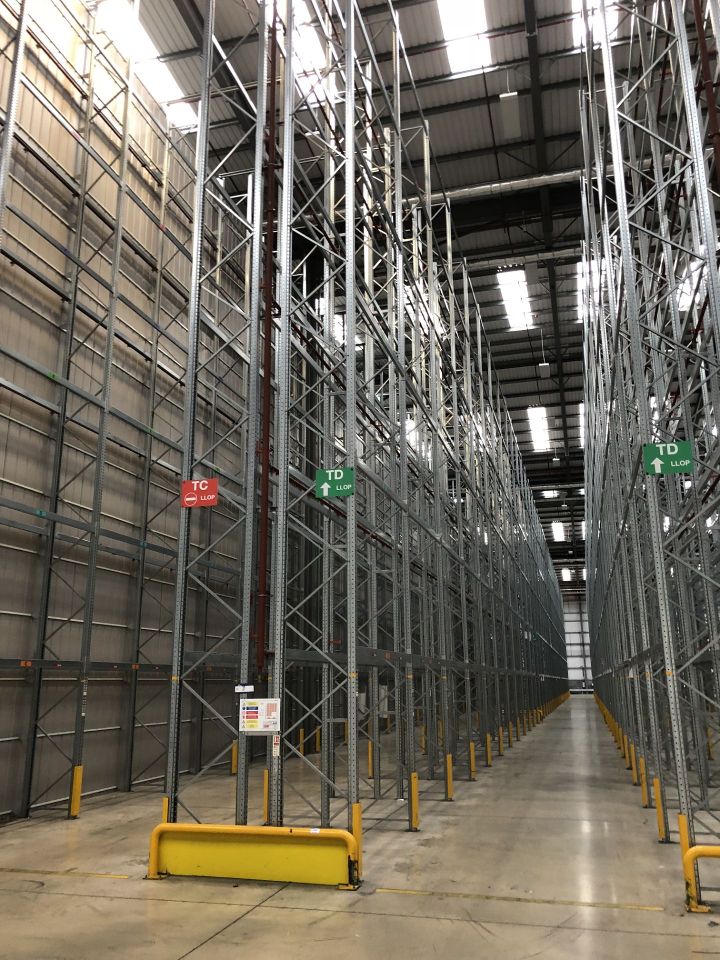 72 Bays of Dexion 13m 6 Tier HIGH BAY GALVANISED BOLTLESS STEEL PALLET RACKING (2016) comprising: 74