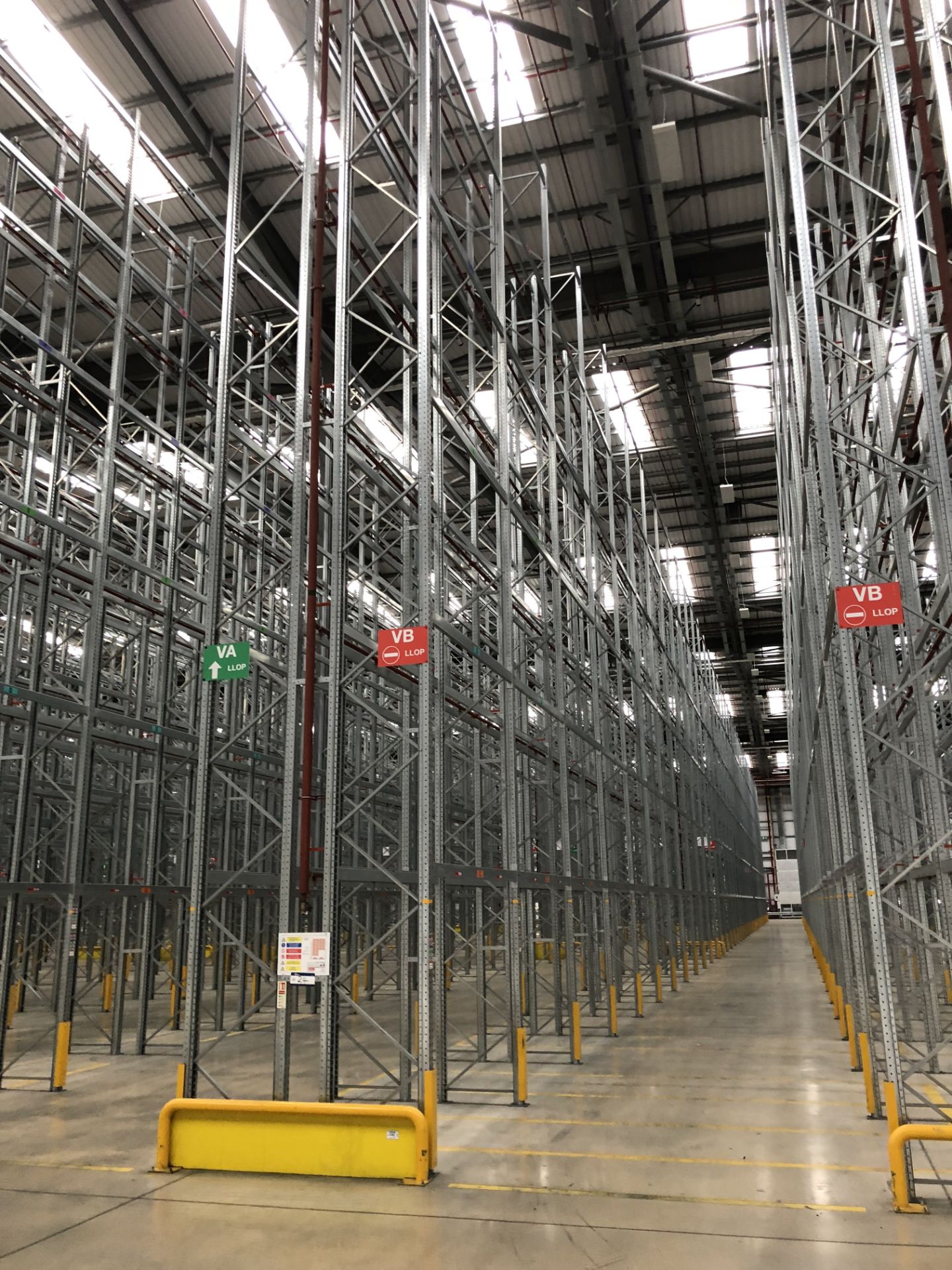 72 Bays of Dexion 13m 6 Tier HIGH BAY GALVANISED BOLTLESS STEEL PALLET RACKING (2016) comprising: 74