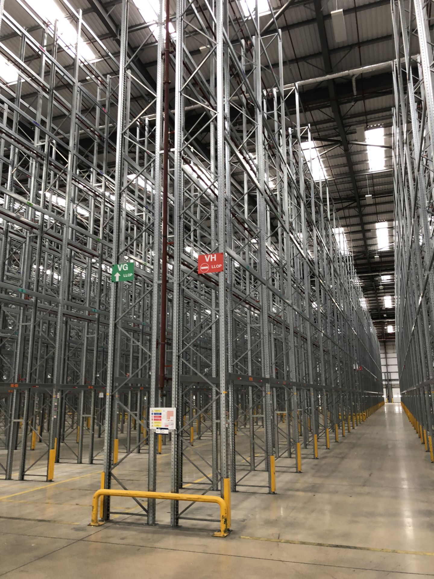 72 Bays of Dexion 13m 6 Tier HIGH BAY GALVANISED BOLTLESS STEEL PALLET RACKING (2016) comprising: 74