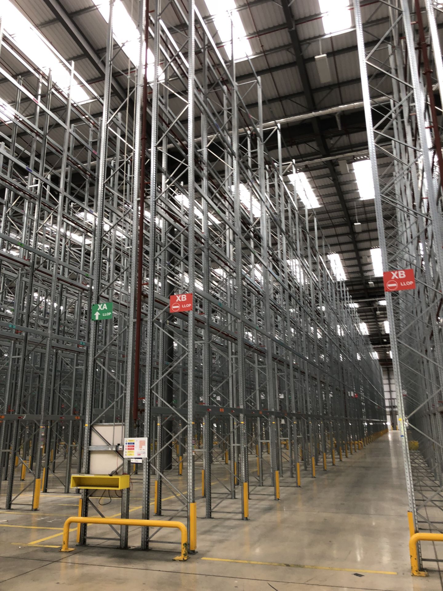 72 Bays of Dexion 13m 6 Tier HIGH BAY GALVANISED BOLTLESS STEEL PALLET RACKING (2016) comprising: 74