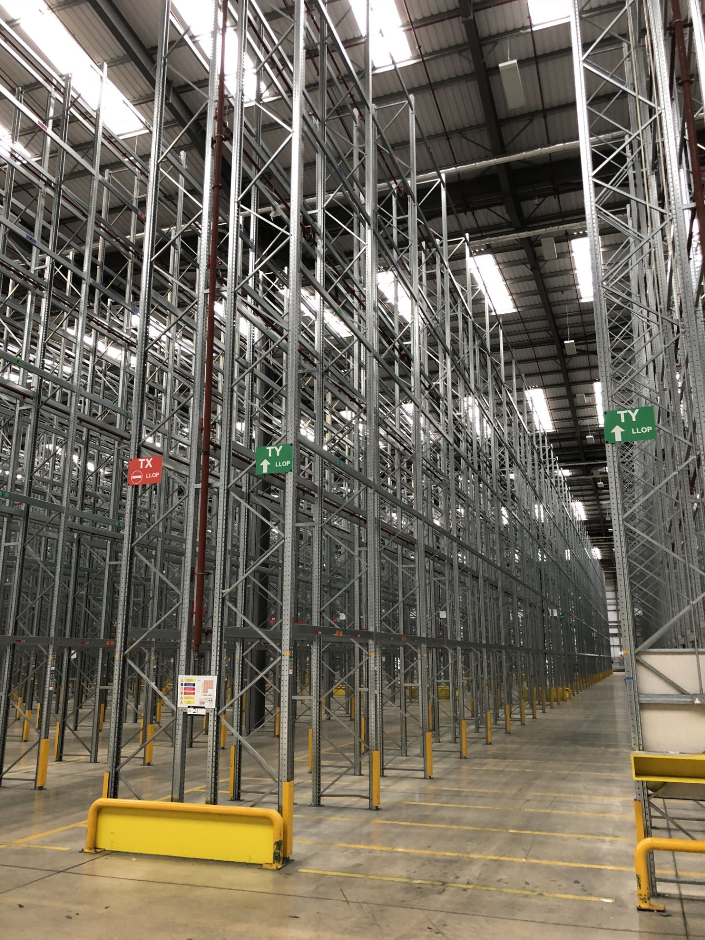 72 Bays of Dexion 13m 6 Tier HIGH BAY GALVANISED BOLTLESS STEEL PALLET RACKING (2016) comprising: 74