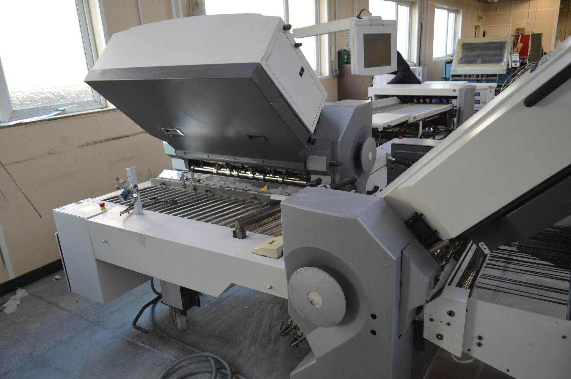 Heidelberg 32p.p STAHL TH82-6-4 FOLDER CREASING FOLDING LINE, with RFH-82 feeder, serial no. FH. - Image 7 of 19