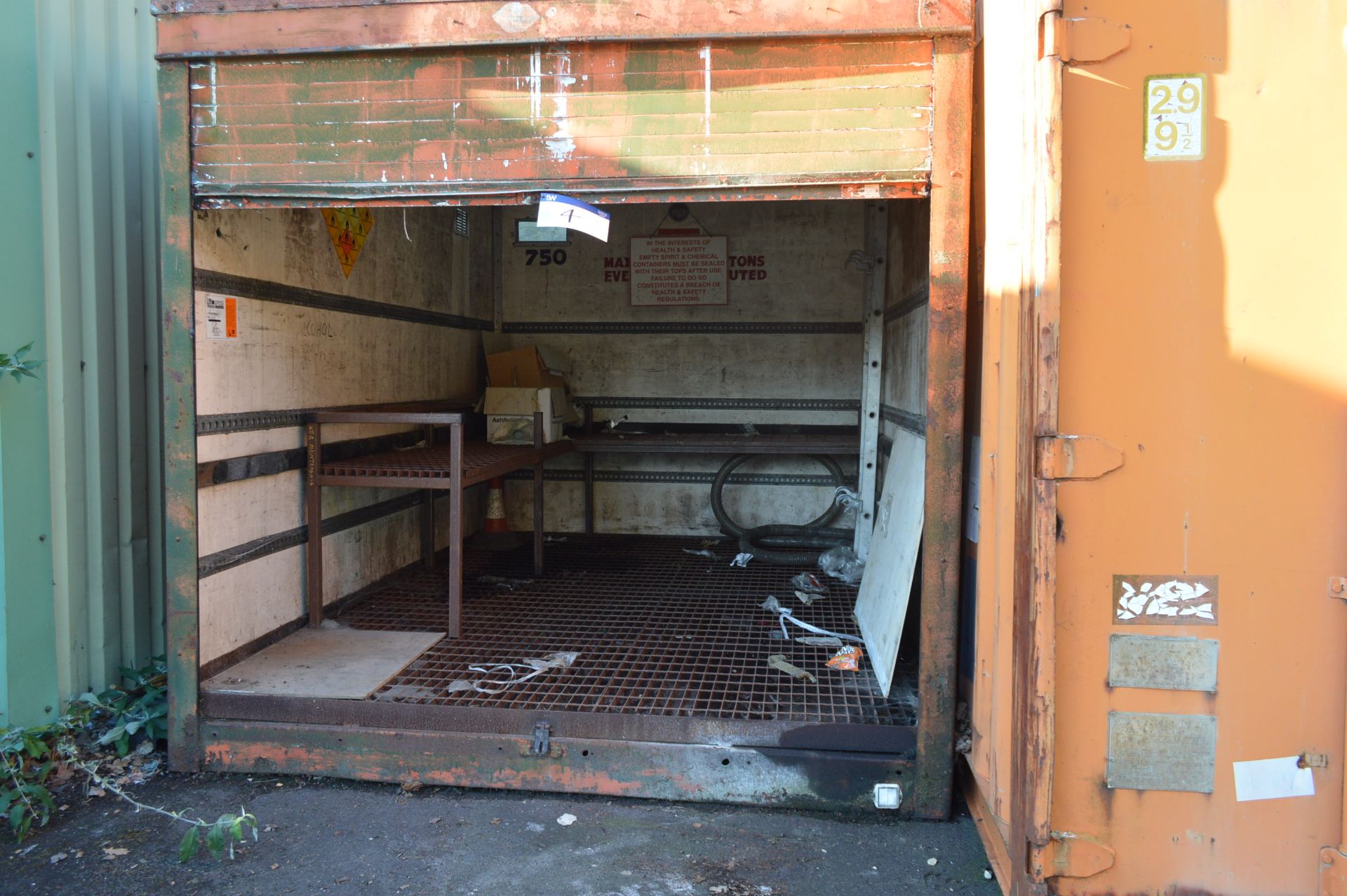 Alloy Sided Bunded Liquids Storage Vehicle Body, approx. 3.5m long. This lot must be cleared by