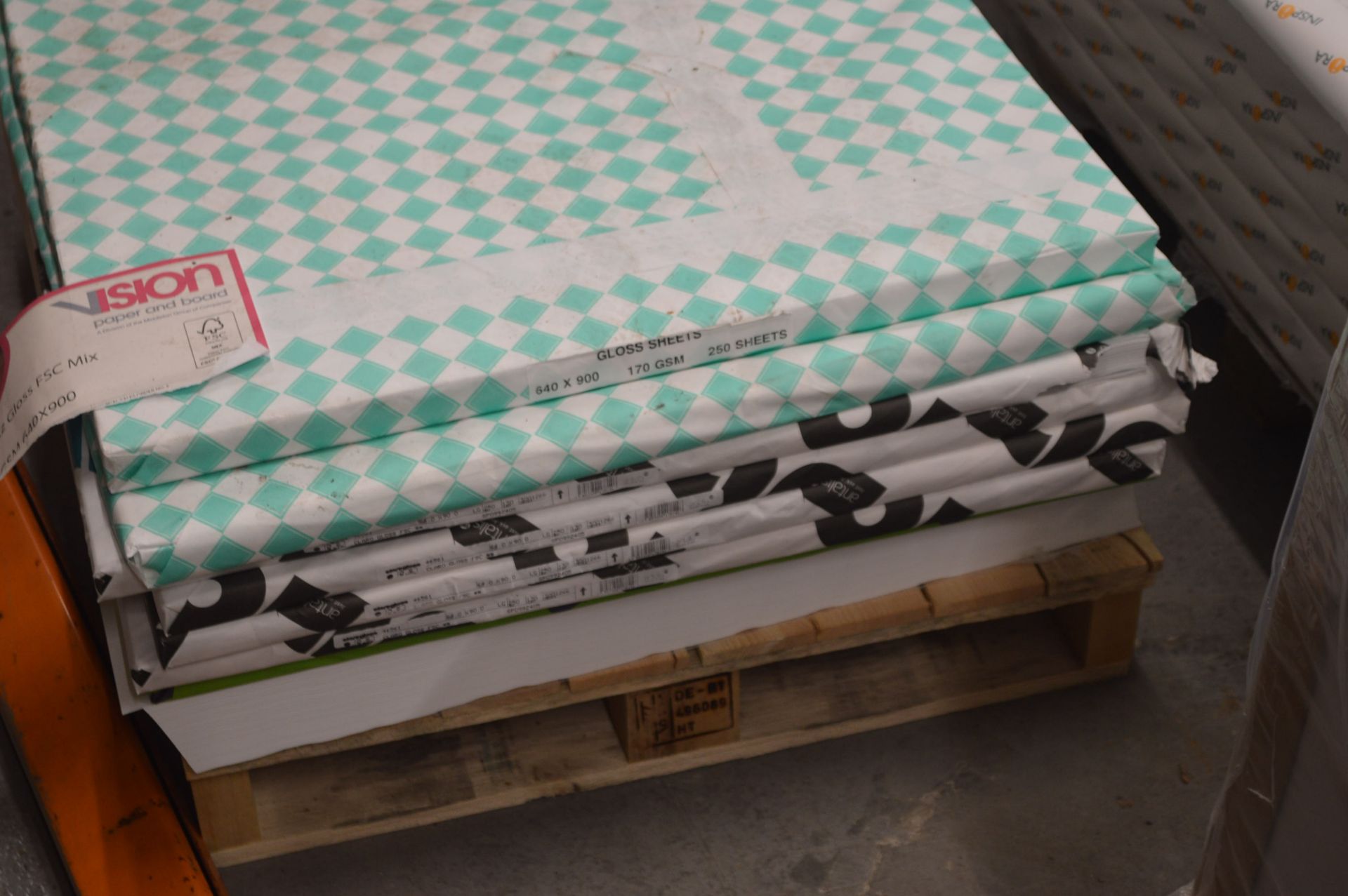 Stock of Flat Sheet Paper, understood to comprise of approx 3.5 tonnes (weight subject to - Bild 17 aus 29