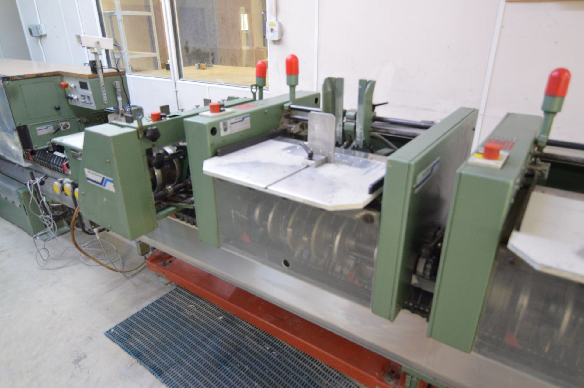 Muller Martini 321 5+1 SADDLE STITCHING LINE, comprising:- five 306 feeders, serial no’s 99.23749 - Bild 5 aus 11