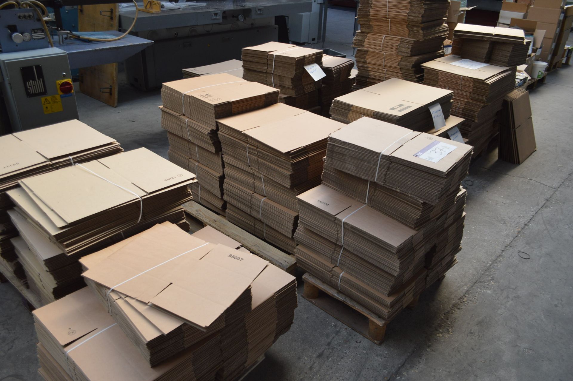 Corrugated Cardboard Boxes, on approx. nine pallets (see photographs for more information) * - Image 2 of 6