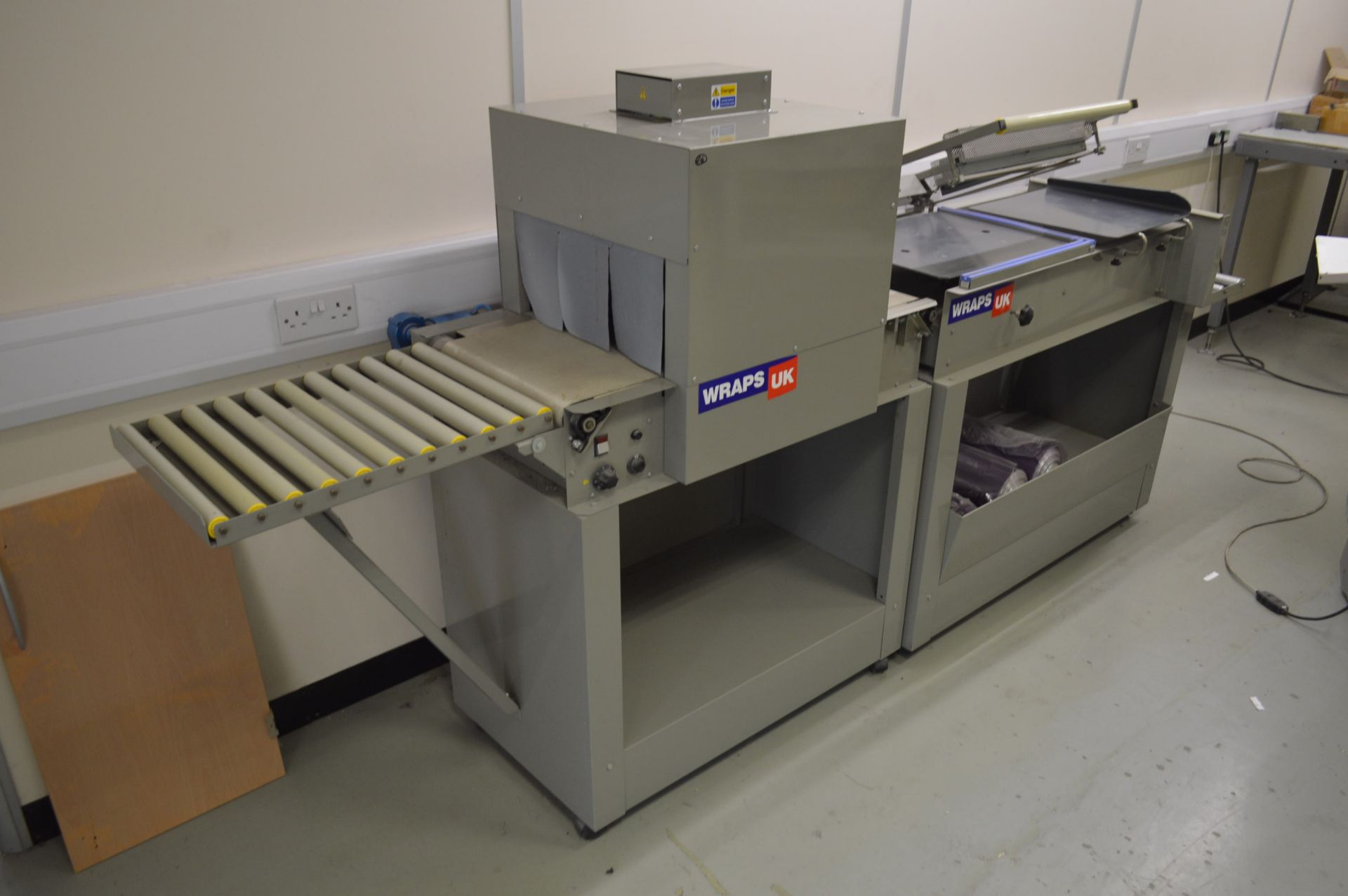 Wraps UK W20 L-Heat Sealer, 2003 approx. 480mm x 400mm, serial no. 33Y3, 240V with Wraps UK MIST