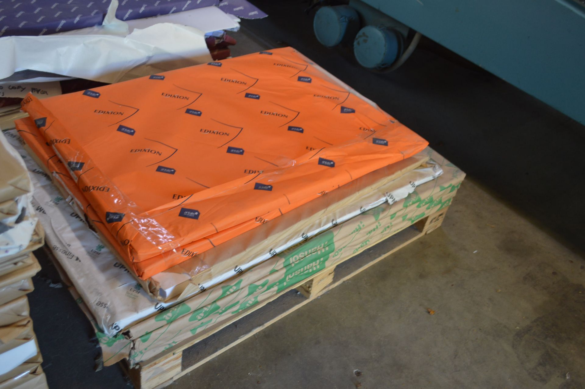 Stock of Flat Sheet Paper, understood to comprise of approx 3.5 tonnes (weight subject to - Image 8 of 29