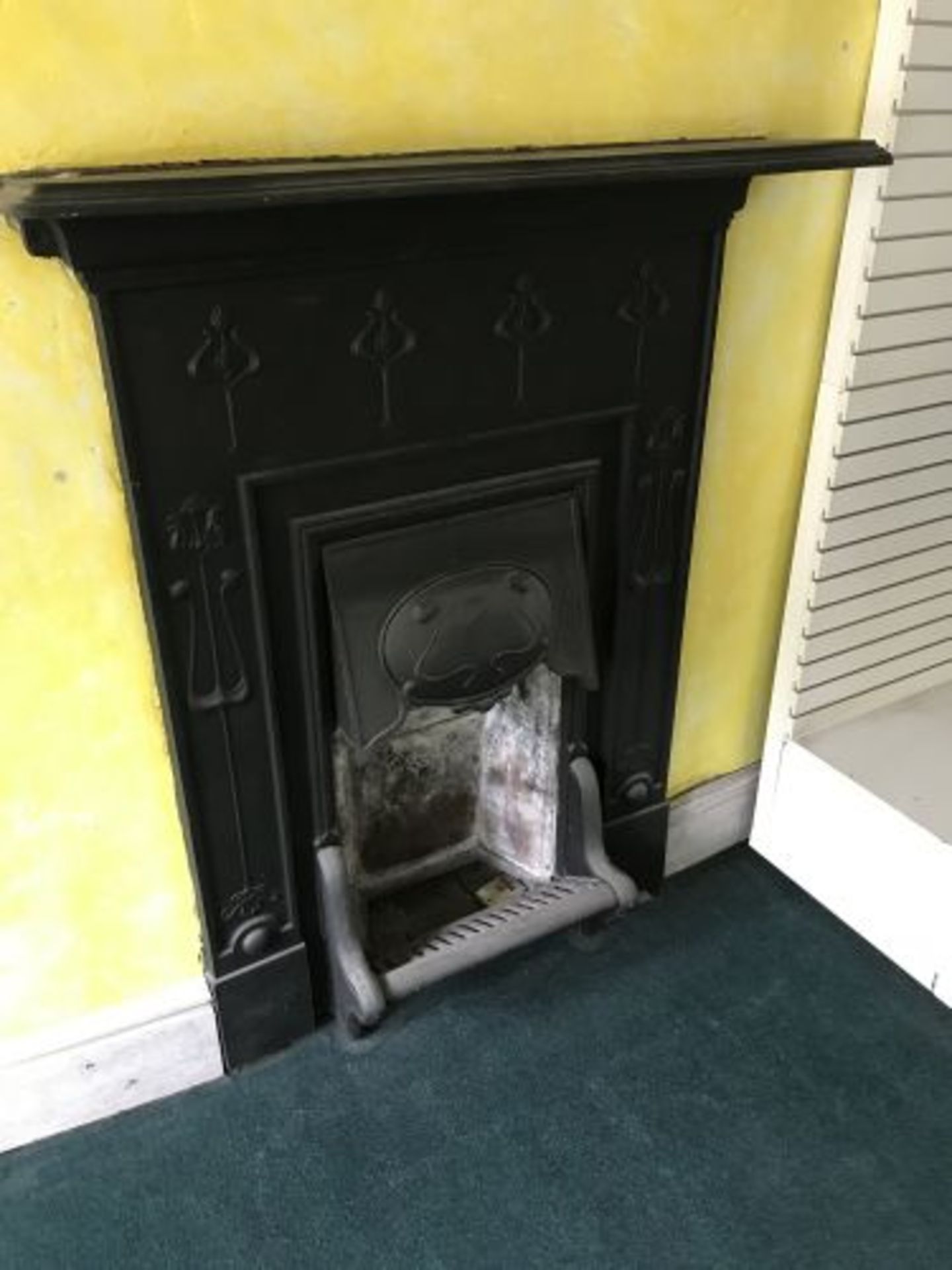 Cast Iron Fire Place Surround, 30in x 46in frame - Bild 2 aus 5