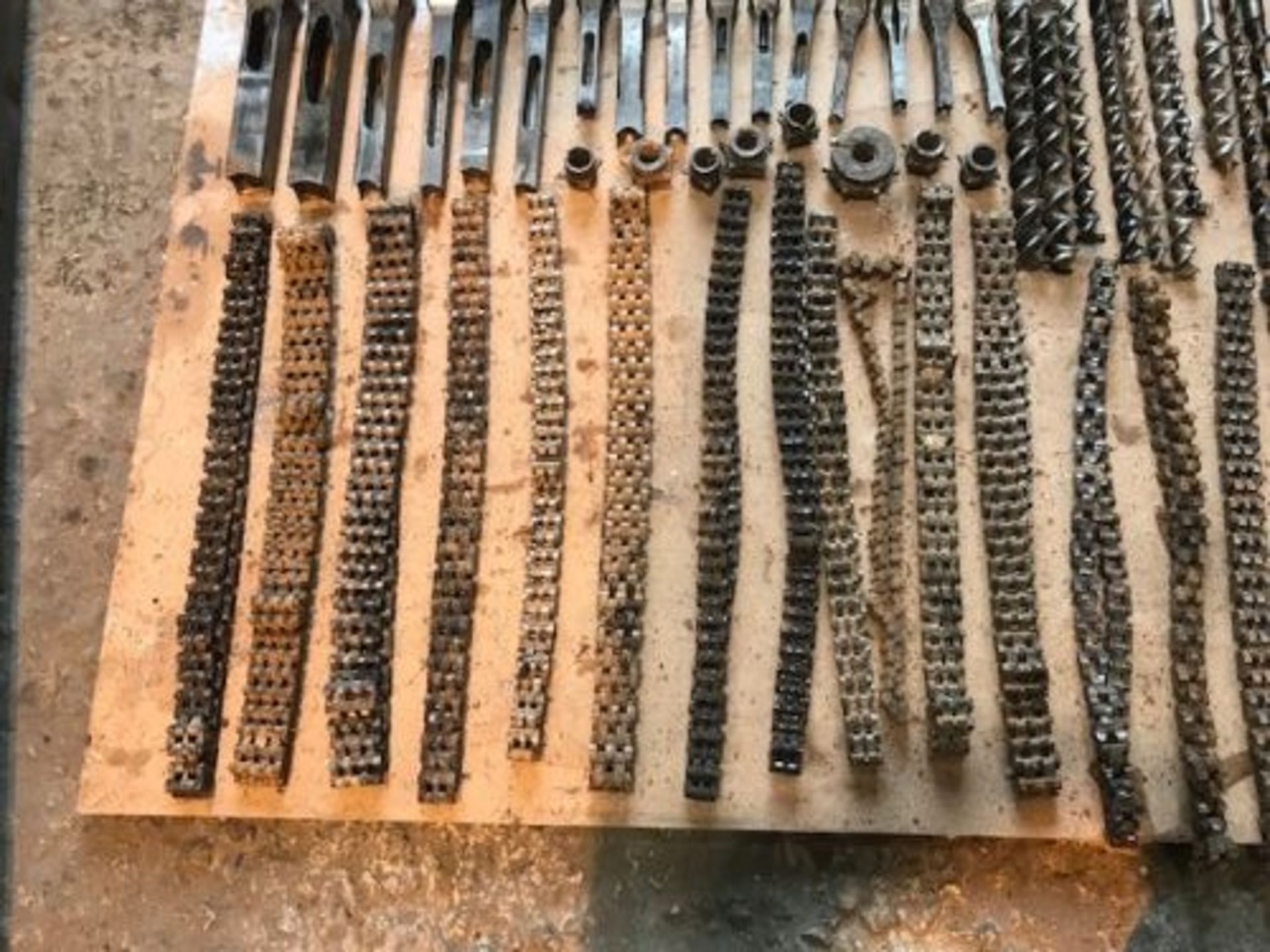 Large Quantity of Mortice Bars/Chains & Chisels - Image 4 of 5
