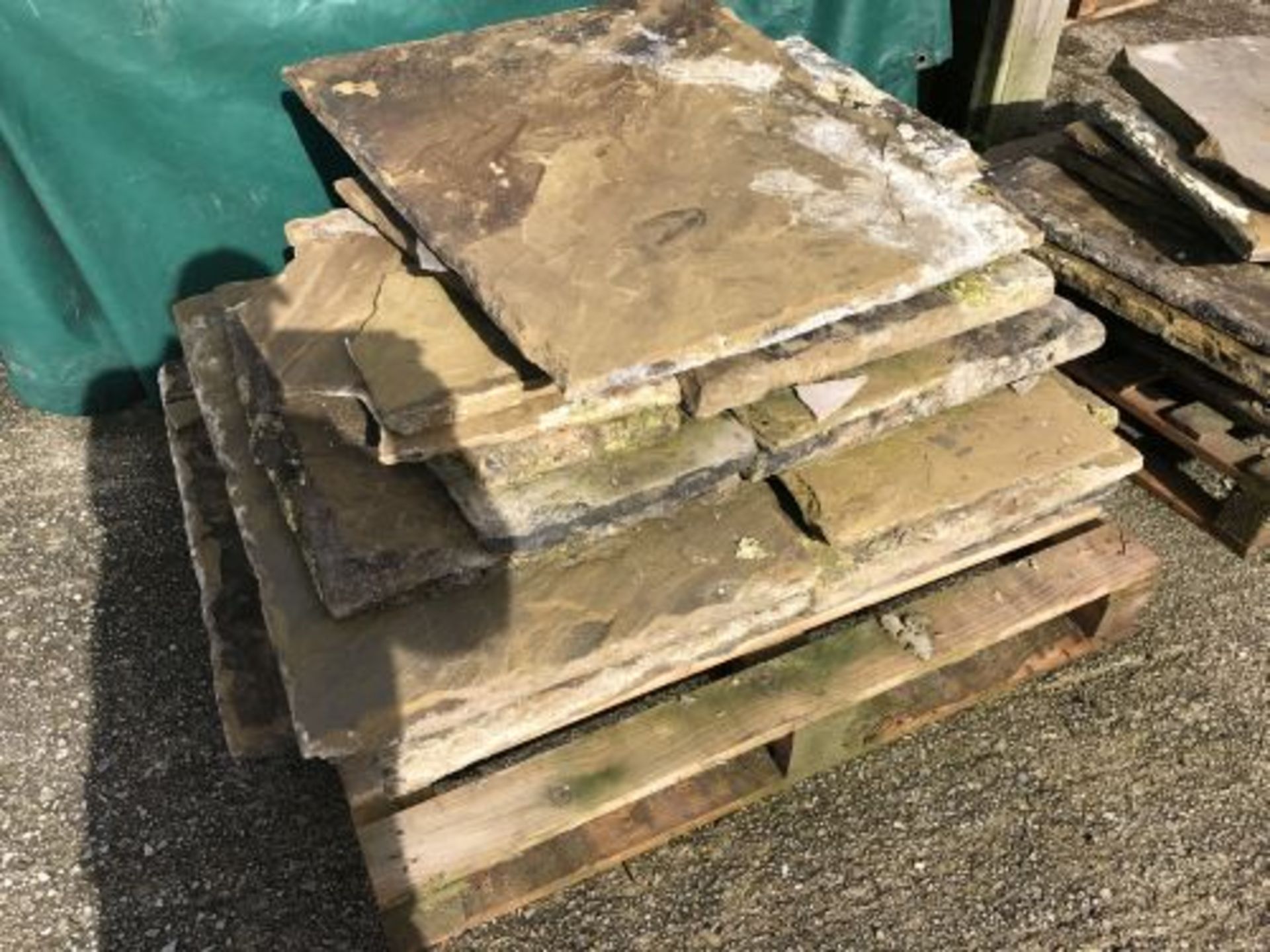 Selection of Old Stone Flags, from 2in thick to 1i - Bild 2 aus 4