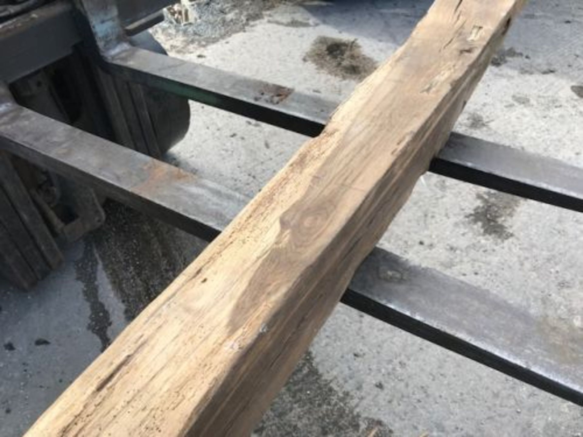 Old Oak Beam, 10ft long 6 x 6 square and cleaned - Image 3 of 4