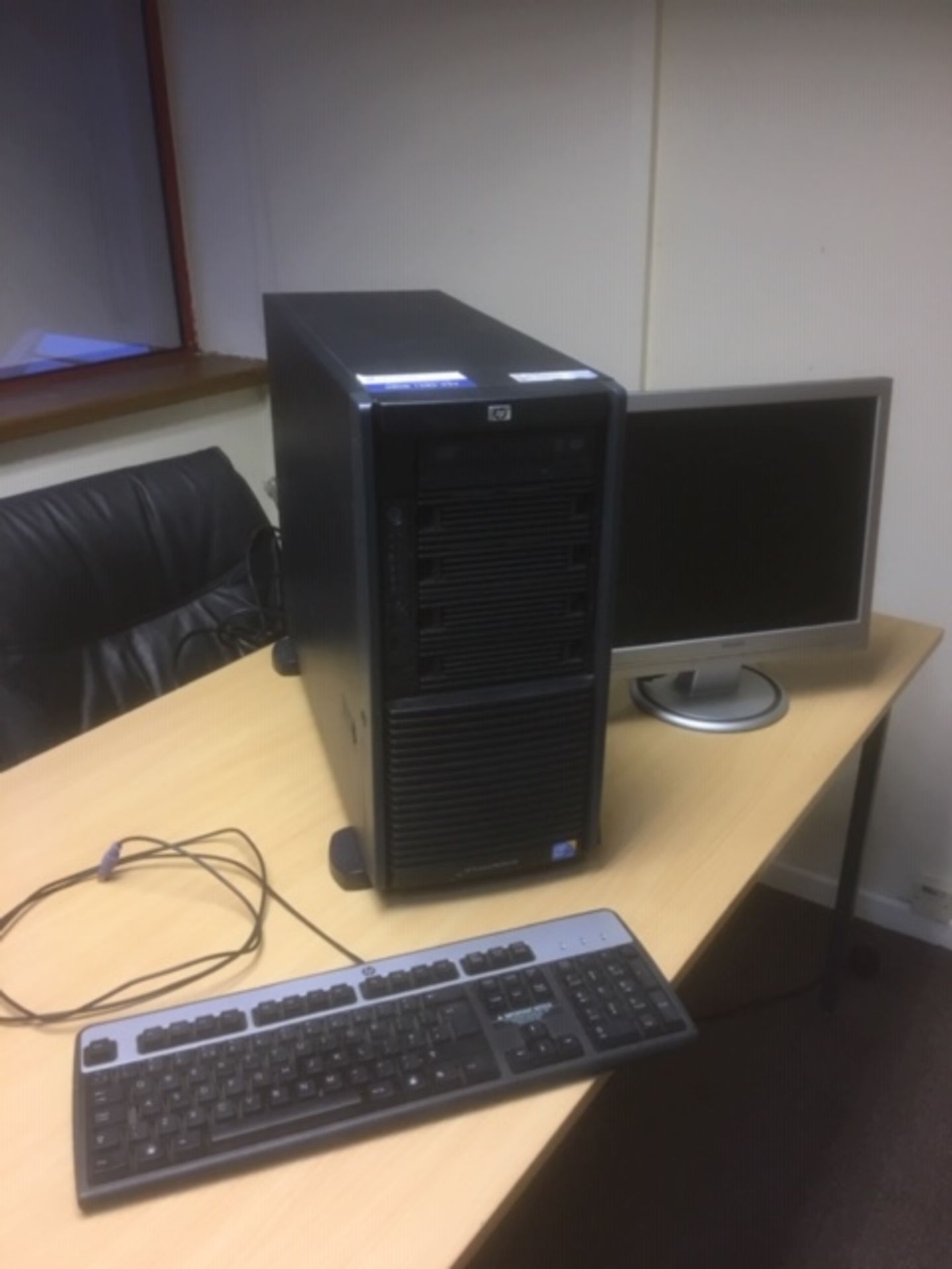 HP LM350 G6 Computer Server, with monitor and keyboard (vendors comments - had been maintained by