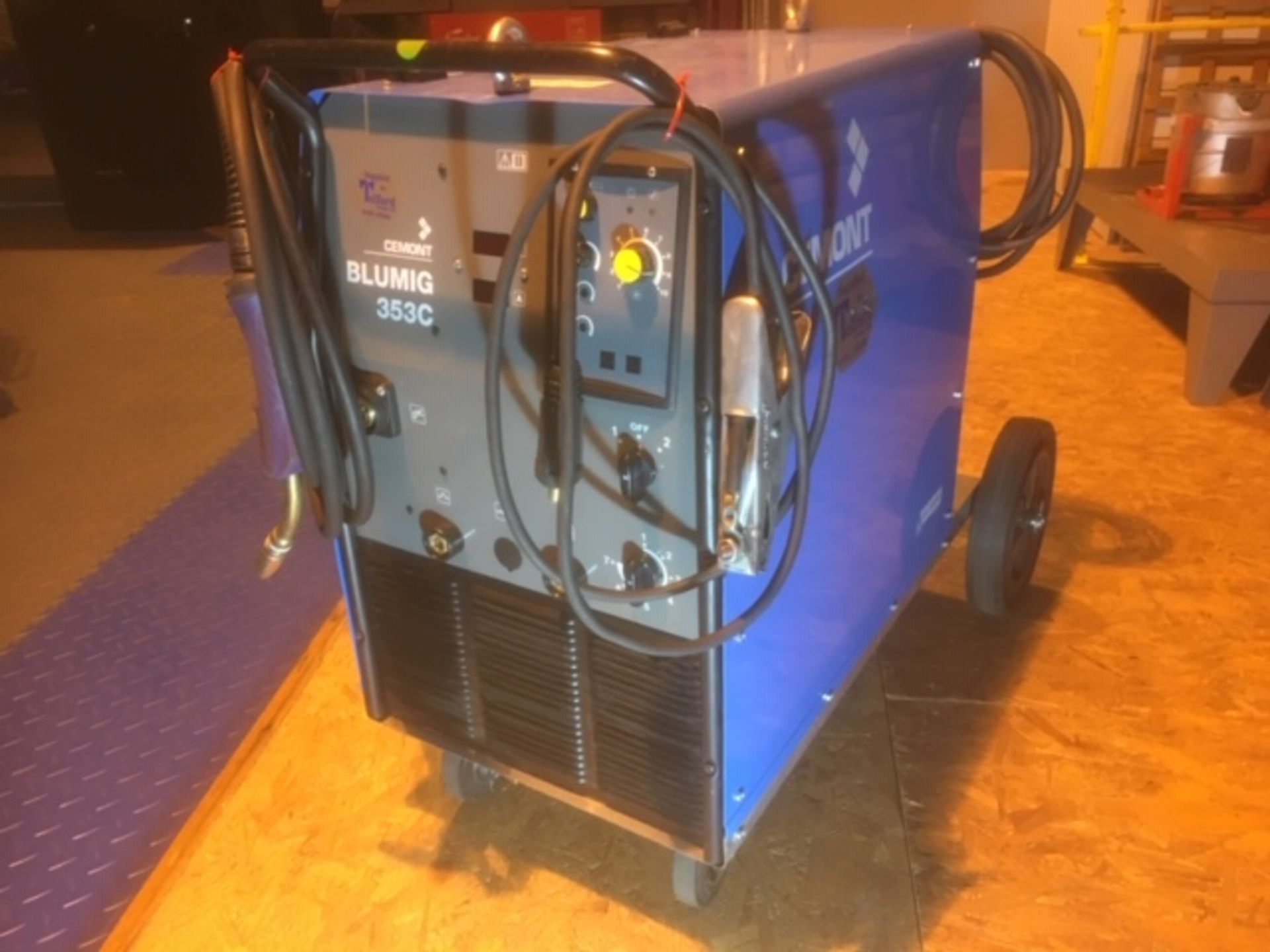 Blumig 353C 3PH Compact Mig Welder, serial no. ZZ-MET001, with torch, (vendors comments - for