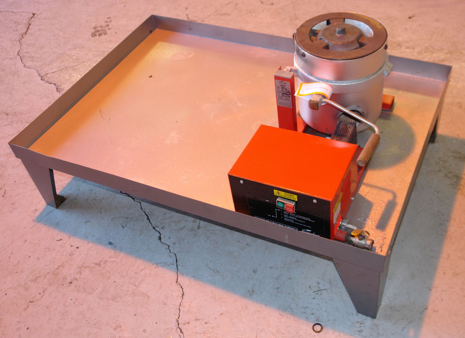 Flamefast CM450 Crucible Furnace, serial no. 1495, with raised sand tray, melts up to 2L of