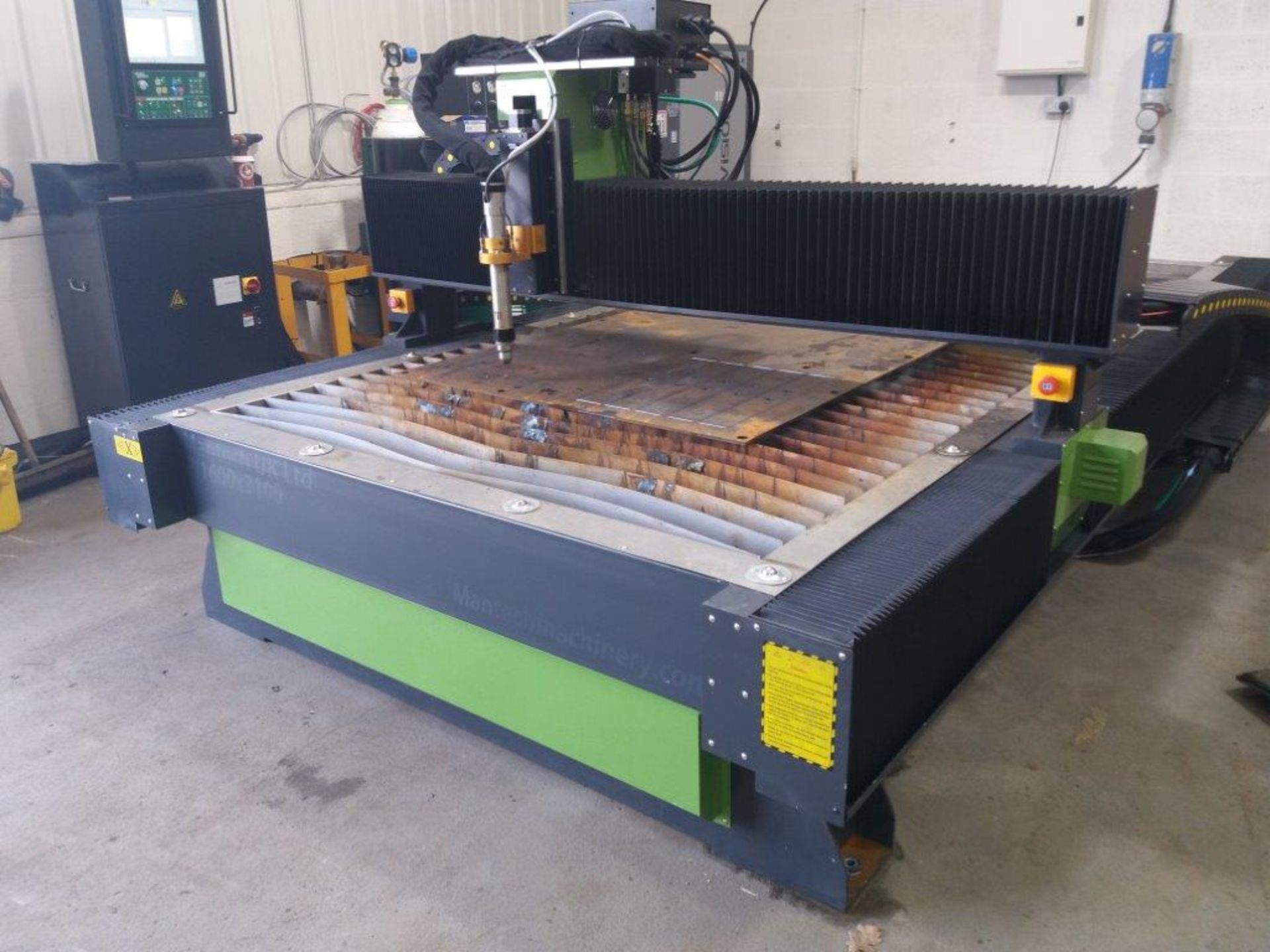 Plasma Profile Cutting Table, high definition with water mist, stainless steel water bed, Dynamics