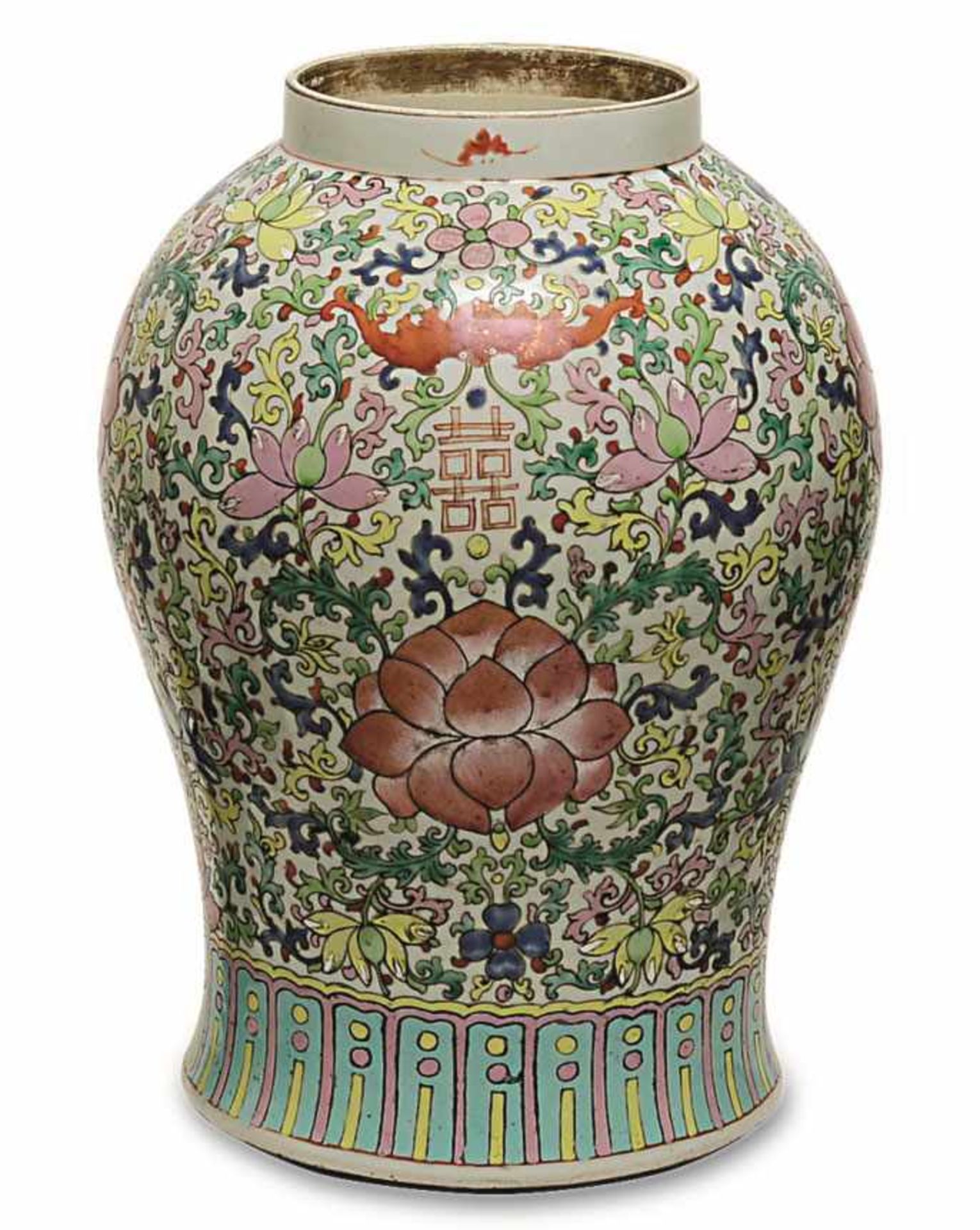 Vase China, Qing Porzellan. Bauchige Balusterform mit famille-rose-Dekor: Blatt- und Blütenranken
