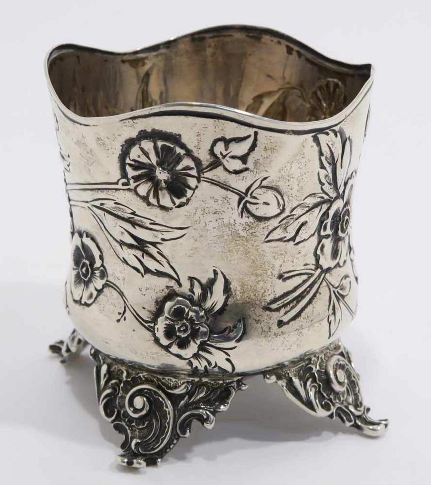 TeeglashalterWien, 1872 - 1912, Franz Rumwolf sen. Silber. Becher mit gewelltem Rand und