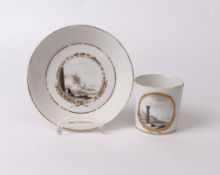 Tasse und Untertasse Rauenstein, um 1800 Zylinderform; runde, goldgerahmte Reserven mit in