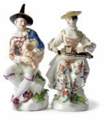 Harlekin und Columbine Meissen, um 1740 Modell von Johann Joachim Kaendler 1736. Jeweils auf