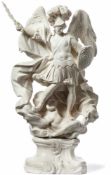 Ausdrucksstarke Skulptur des Erzengels Michael Süditalien, wohl Neapel, 18. Jh. Auf abgetrepptem