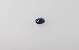 Ungefasster Saphir Neuzeitlich Royal blue Saphir im Ovalschliff von ca. 3,10 ct. - Zertifikat von
