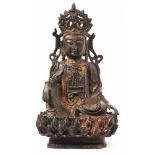 Sitzender Bodhisattva Guanyin China, wohl Ming-Dynastie, 17. Jh. In der Haltung der königlichen