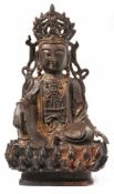 Sitzender Bodhisattva Guanyin China, wohl Ming-Dynastie, 17. Jh. In der Haltung der königlichen