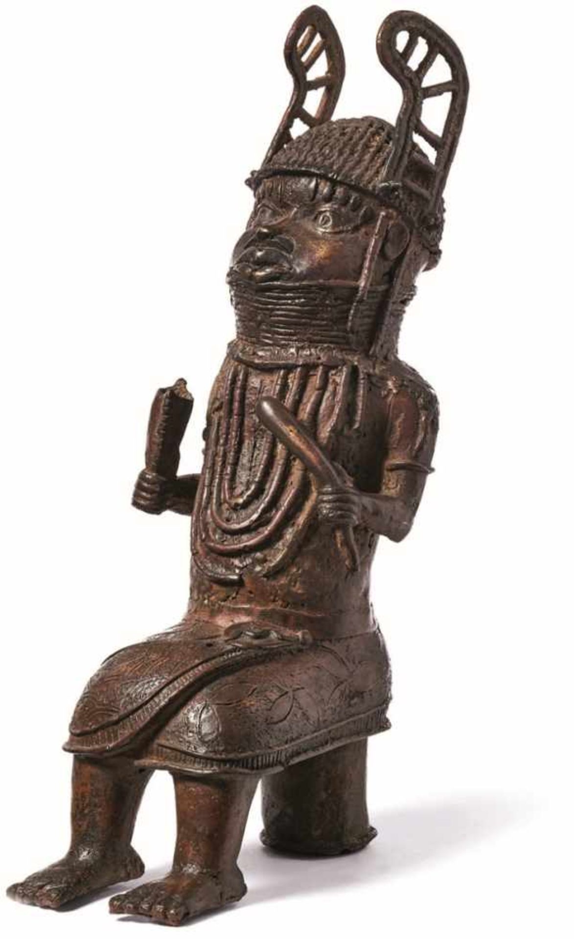 Figur eines thronenden Königs "Oba" Nigeria/Westafrika, Stammeskunst der Benin Vollrunde, sitzende