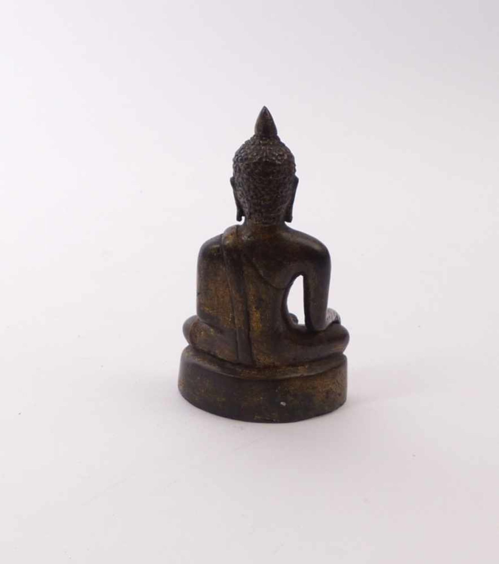 Sitzender Buddha Maravijaya Thailand, wohl um 1700 Im Halblotossitz auf einfachem Sockel mit - Bild 2 aus 3