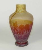 Vase Deutschland od. Böhmen, 1. H. 20. Jh. Balusterform, auf der Wandung Bauer mit zwei Kühen in