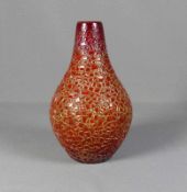 Vase mit Rissoptik Vilmos Zsolnay, Pécs - um 1937 Die bauchige Wandung mit kurzem, konischem