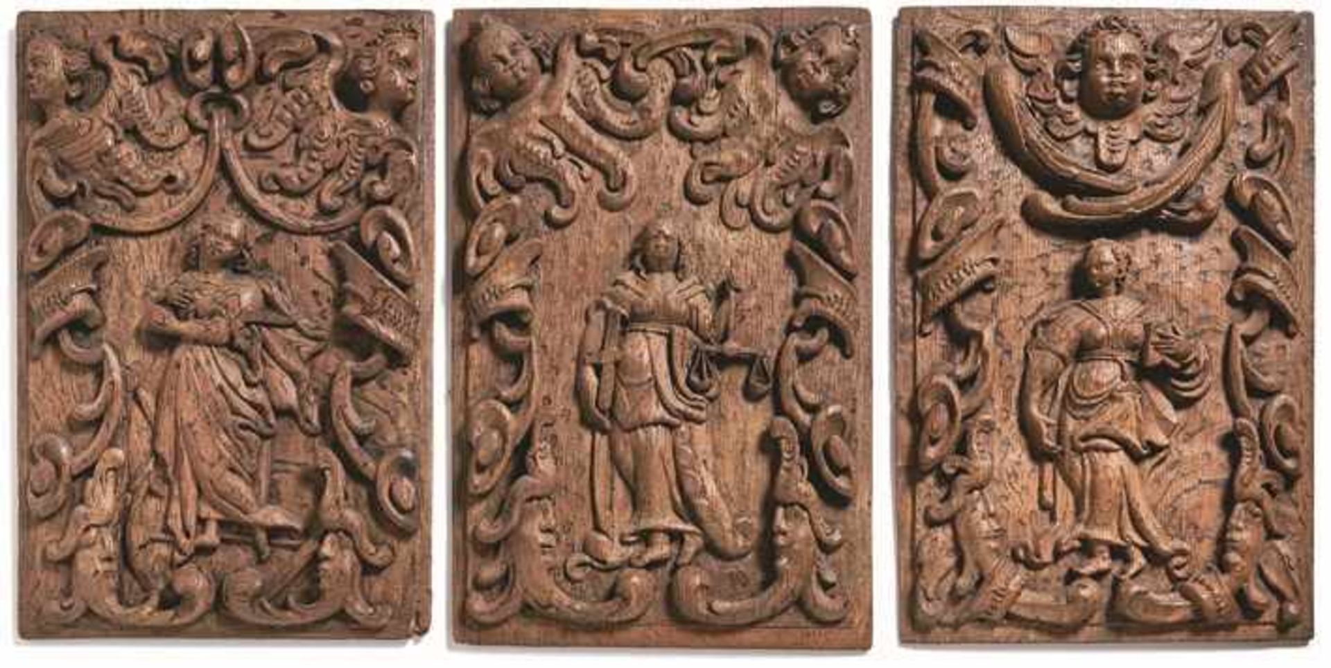 Drei Wandpaneele od. Türfüllungen 17. Jh. Hochrechteckige Segmente mit reliefierter Darstellung
