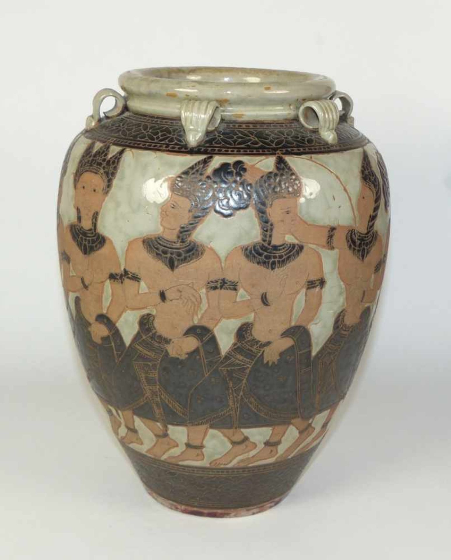 Vase mit Tempeltänzern Thailand, 20. Jh. Ovoide Form, an der Schulter sechs kannelierte - Image 2 of 3