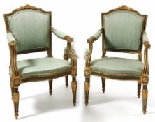 Zwei Louis-XVI-Fauteuils Norditalien, E. 18. Jh. Auf konischen Rundbeinen profiliertes Gestell,